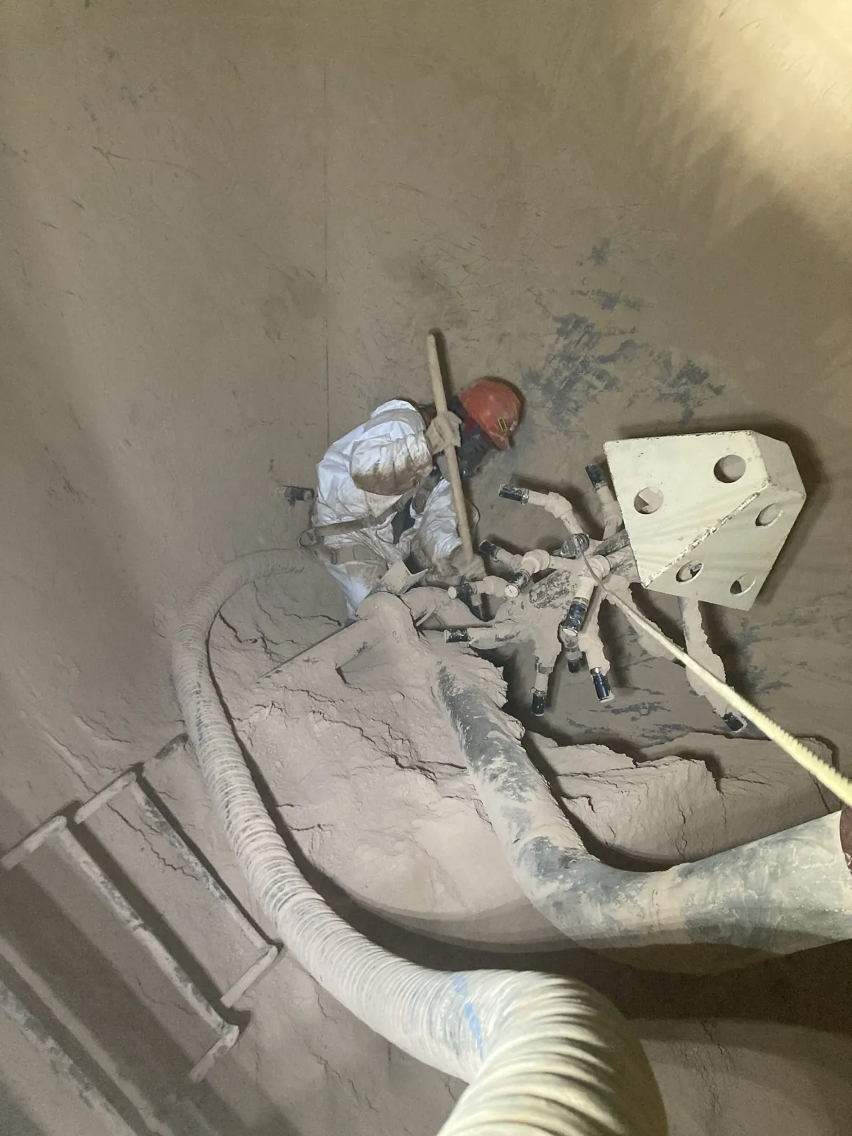Tank cleaning